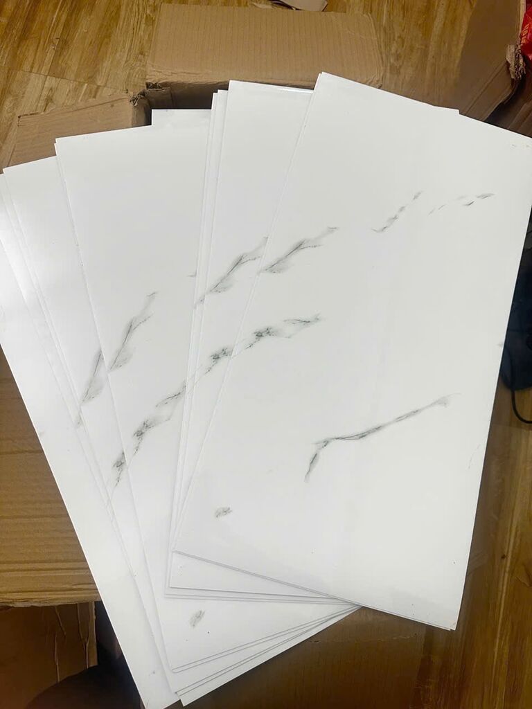 Tấm dán tường - Ảnh 2