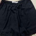 Quần mặc trong váy - Ảnh 5