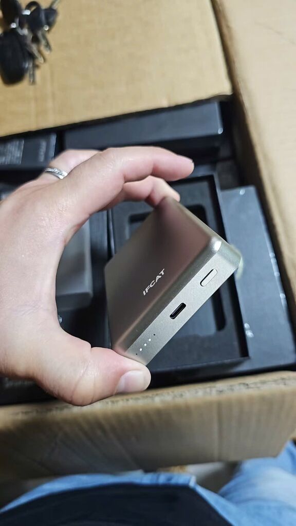 Sạc dự phòng magsafe IFCAT 10.000mAh - nhỏ gọn, tiện lợi - Ảnh 4