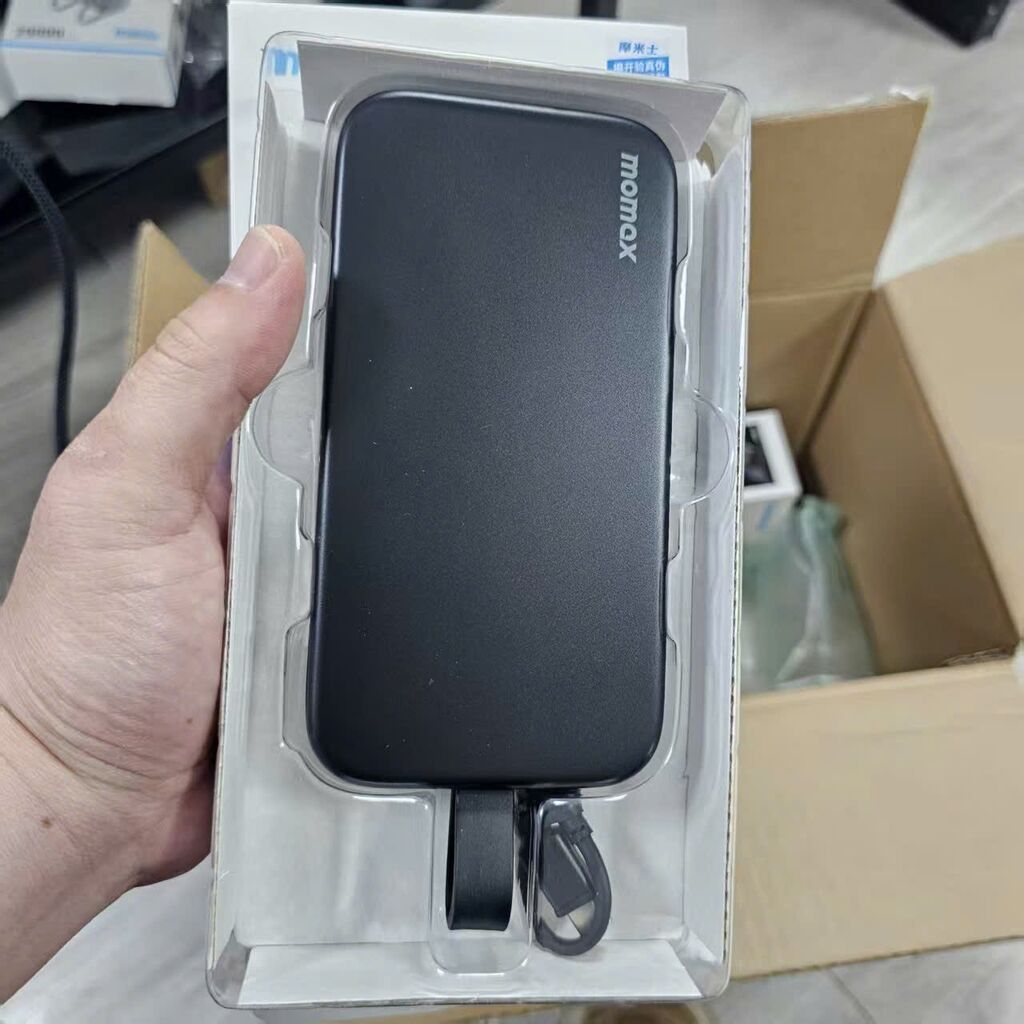 Pin sạc dự phòng Momax iPower PD3 10.000mAh kèm cáp Lighning MFI - Ảnh 4