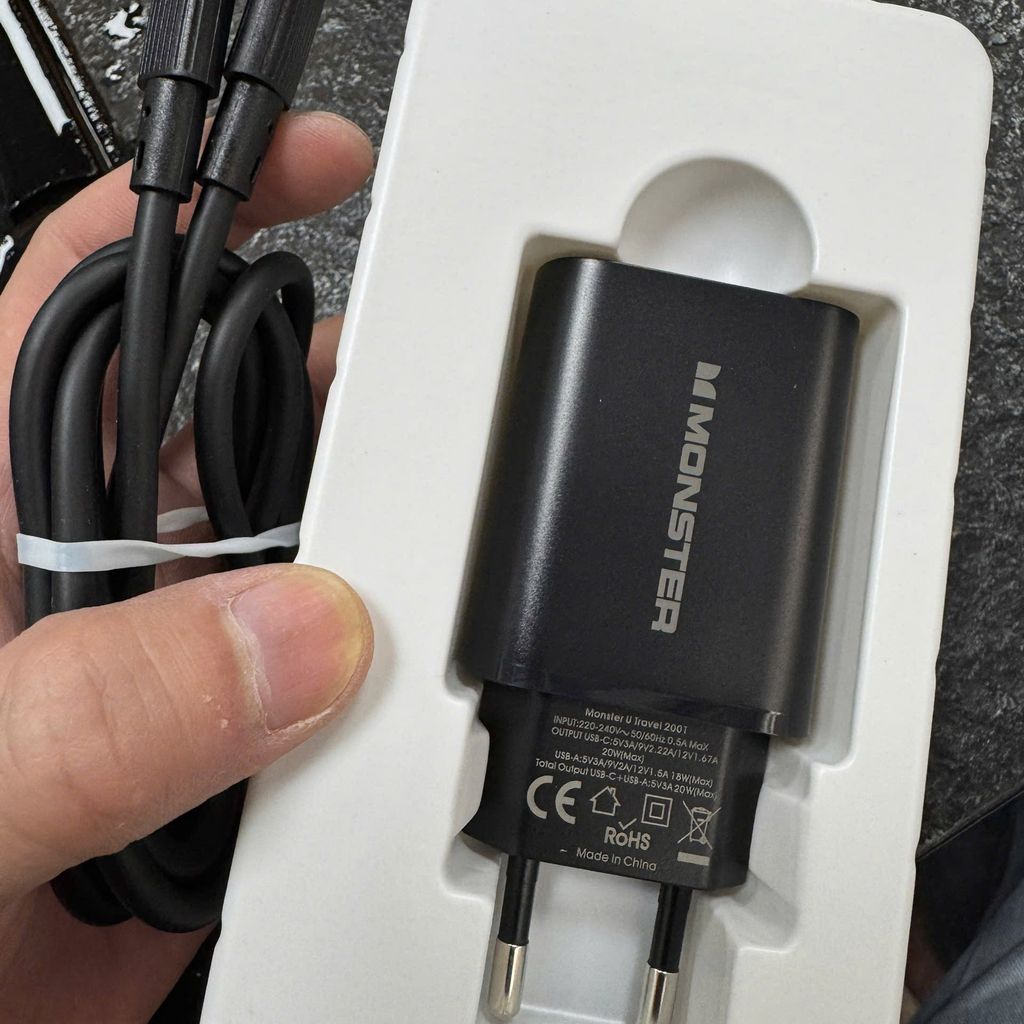 Bộ Sạc Nhanh Đa Năng Monster U Travel 2001 – 20W - Ảnh 5