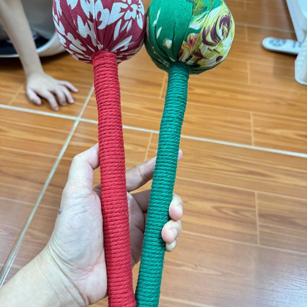 Búa đấm lưng ngải cứu
