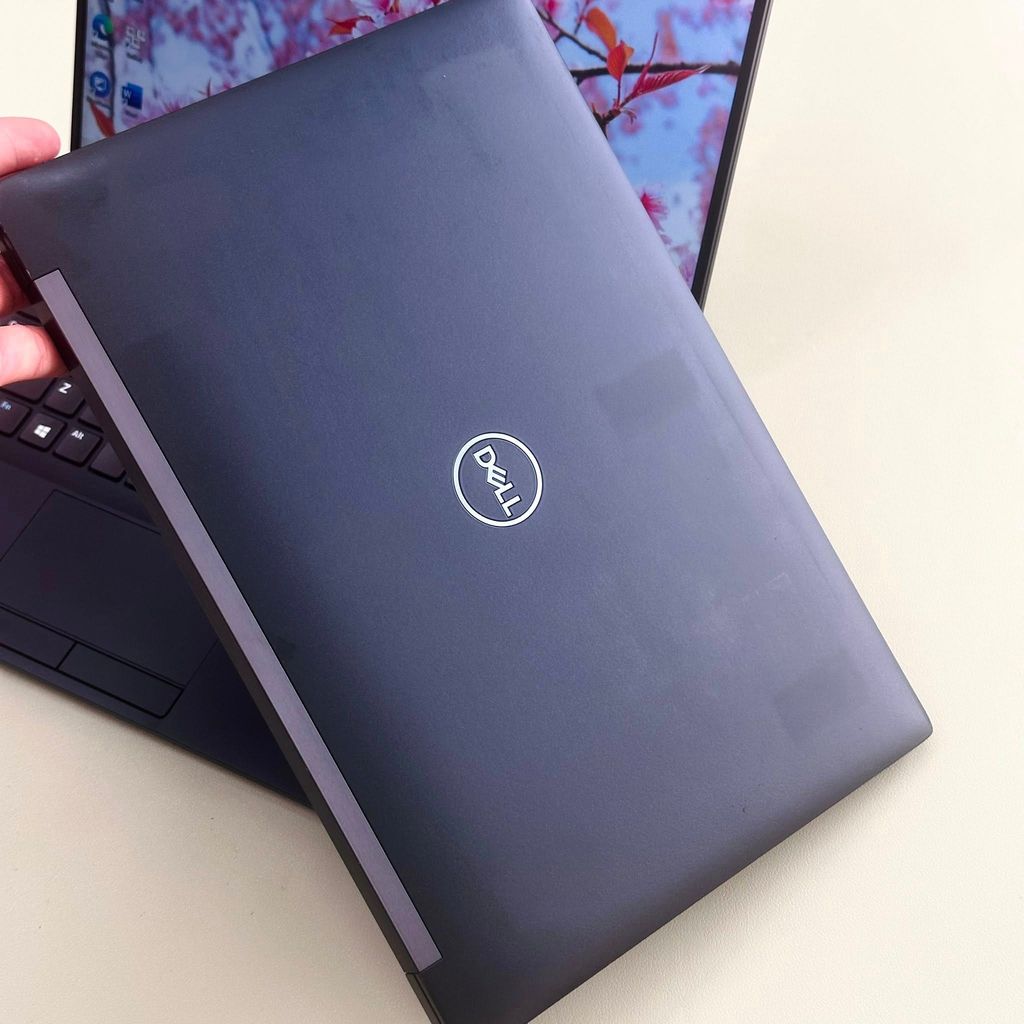 Dell Latitude 7390 i5 8th 8/256 Full HD Laptop Đủ Phụ Kiện laptop