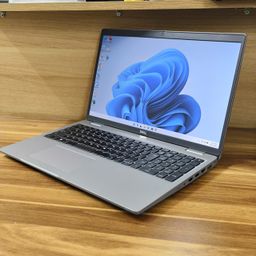 Dell 5520 i5 thế hệ 11 Màn hình 15,6 inh Laptop