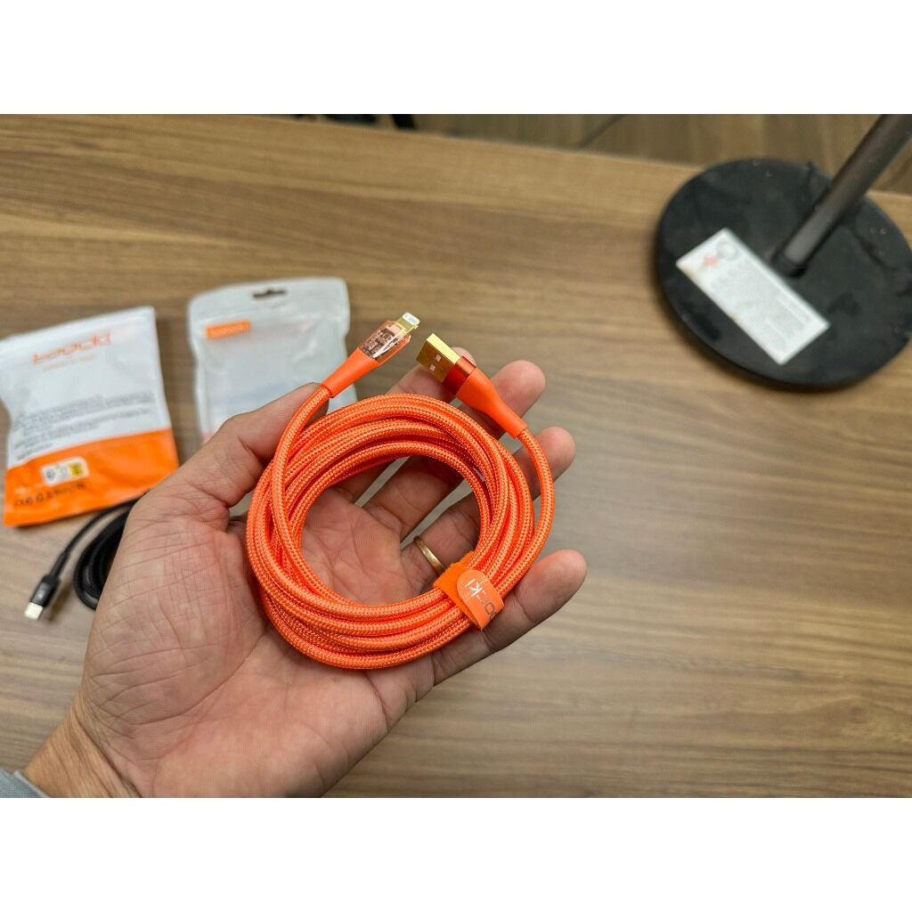 Cáp sạc A to L chính hãng Toocki mầu Cam cực đẹp, dài 1,8m