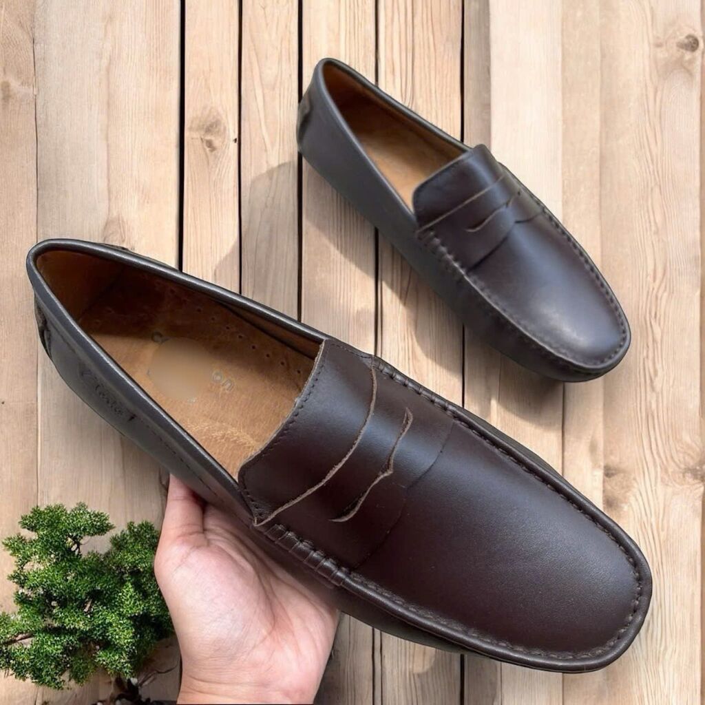Giày mọi, giày lười Clarks fake da bò