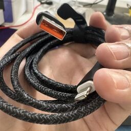Cáp sạc iPhone dây dù dài 2M hãng WIX Fullbox chân USB-A to Lightning