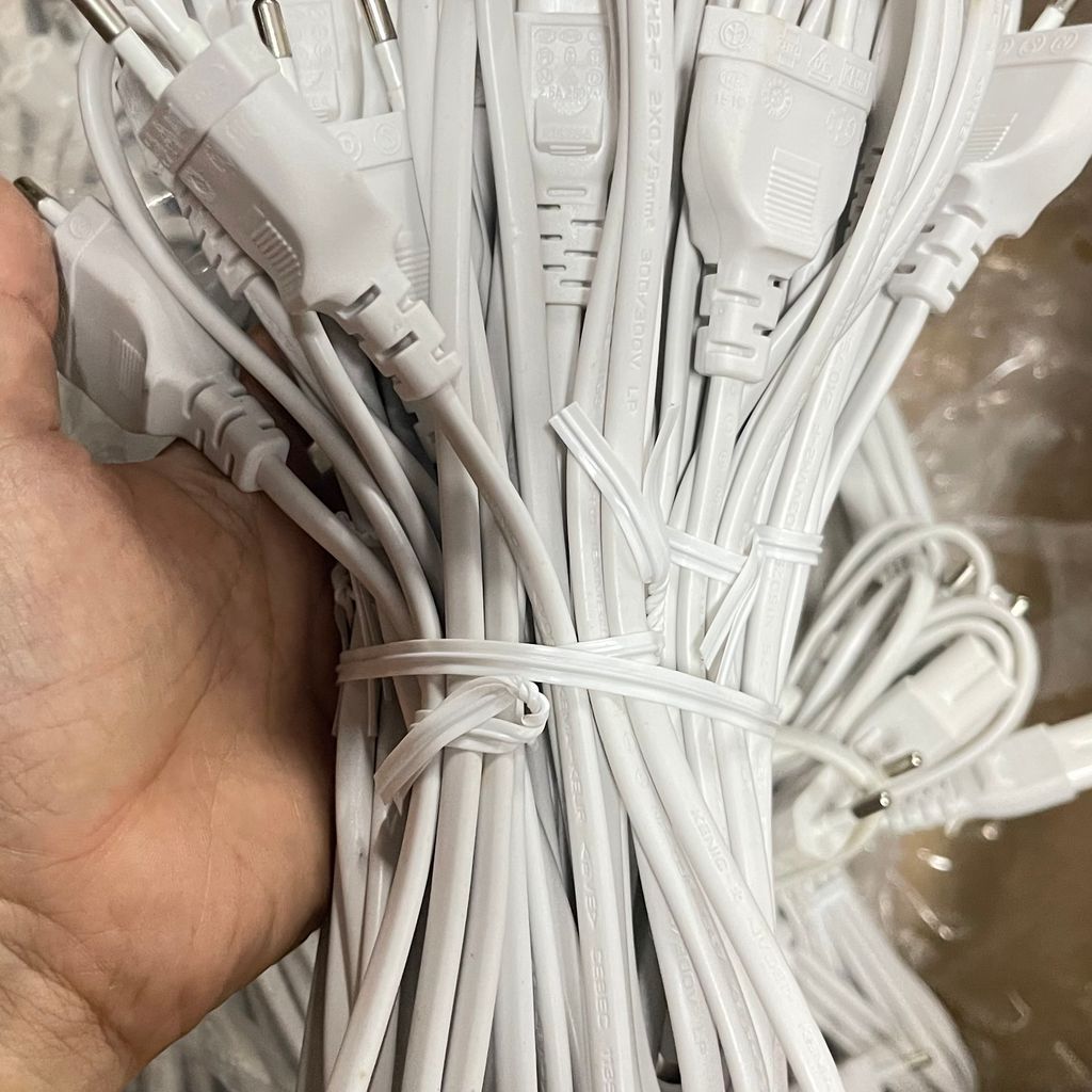 Dây nguồn số 8 chính hãng KENIC
