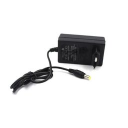 Sạc cho pin máy khoan, cắt cầm tay,..