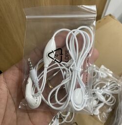 Tai nghe dây chân 3.5mm Motorola - dùng được máy tính , điện thoại , laptop.