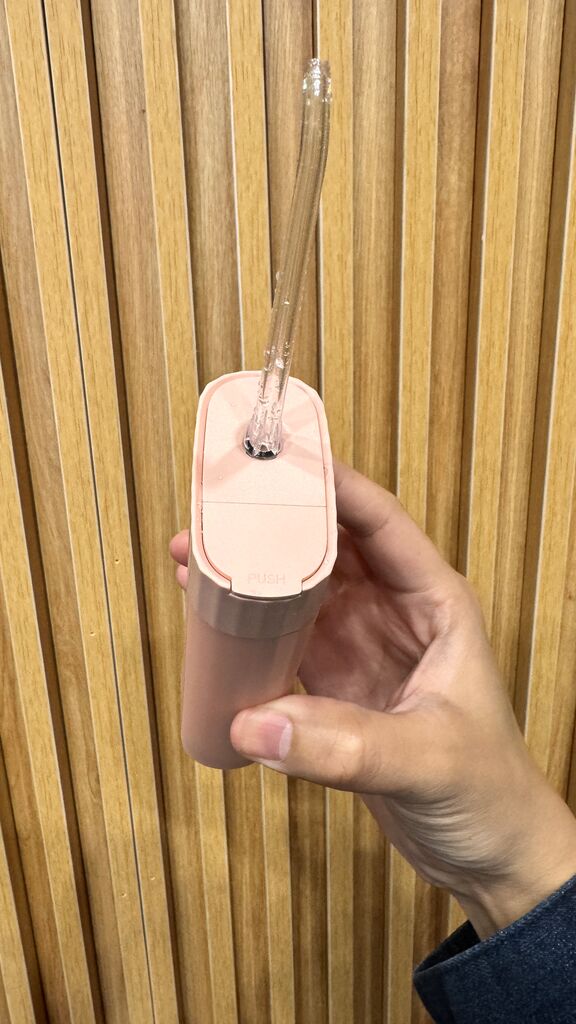 Tăm nước hãng D3IN MS18 - ngăn chứa nước gập gọn được , kèm 2 đầu phun, tặng túi đựng. - Ảnh 10