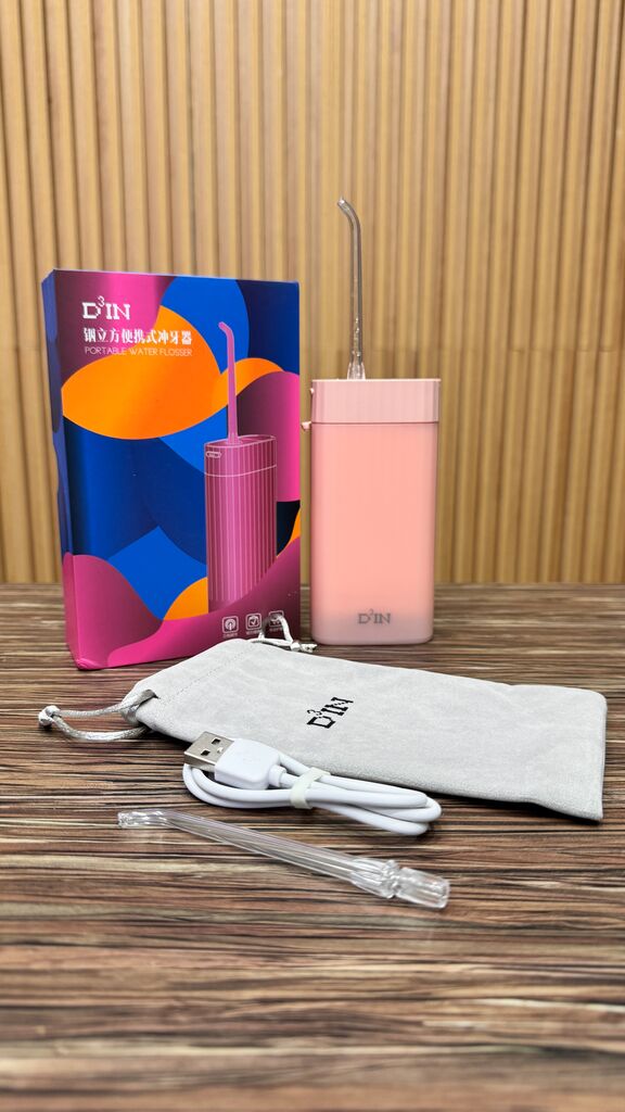 Tăm nước hãng D3IN MS18 - ngăn chứa nước gập gọn được , kèm 2 đầu phun, tặng túi đựng. - Ảnh 2