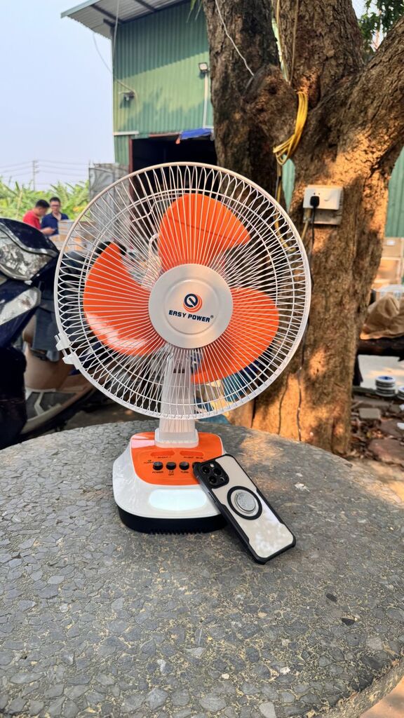 Quạt bàn tích điện hãng EASY POWER EP-3212A , chạy nguồn 220v 12 inch , sạc điện thoại, đèn Led - Ảnh 3