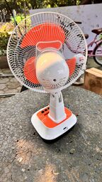 Quạt bàn tích điện hãng EASY POWER EP-3212A , chạy nguồn 220v 12 inch , sạc đi…