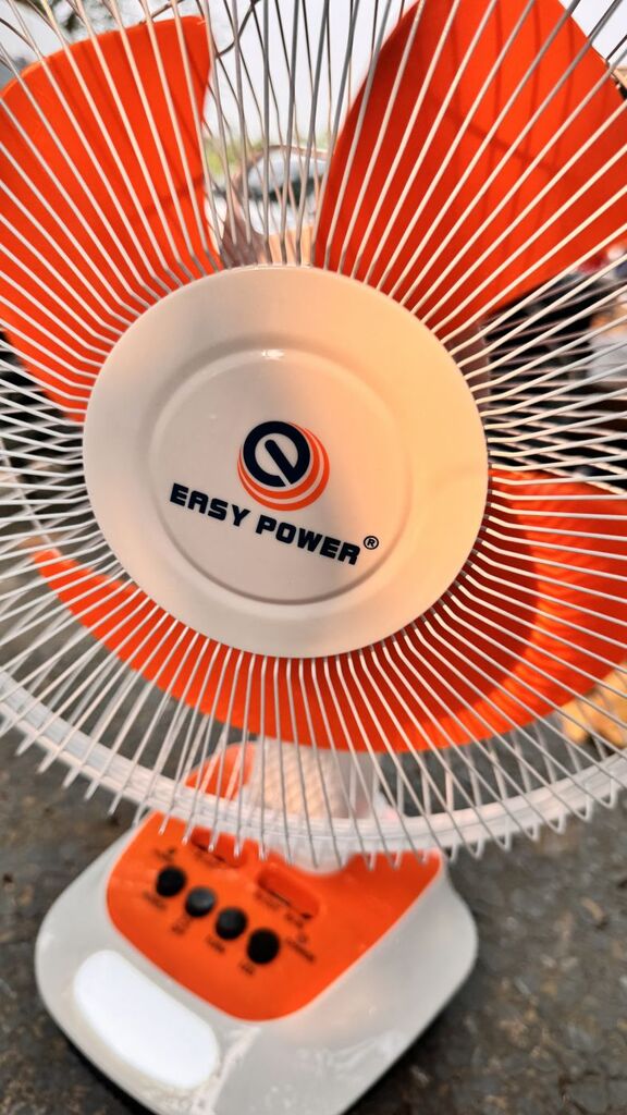 Quạt bàn tích điện hãng EASY POWER EP-3212A , chạy nguồn 220v 12 inch , sạc điện thoại, đèn Led - Ảnh 6