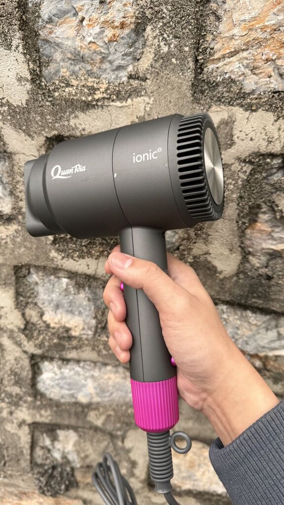 Máy sấy hãng QuanRia bổ sung ion âm 1600W, 2 chiều nóng lạnh ( vỏ dính tay, lau cồn là hết) - Ảnh 2