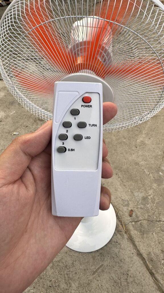 Quạt cây tích điện EASY POWER EP-8816 , Sạc điện thoại, đèn chiếu sáng , có remote (HỘP XẤU) - Ảnh 7